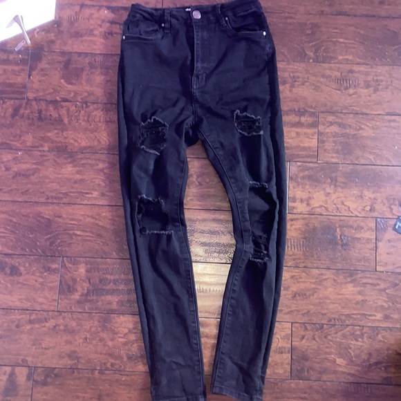 Black Refuge Colombia Ripped Jeans From Urban Planet - Picture 3 of 3